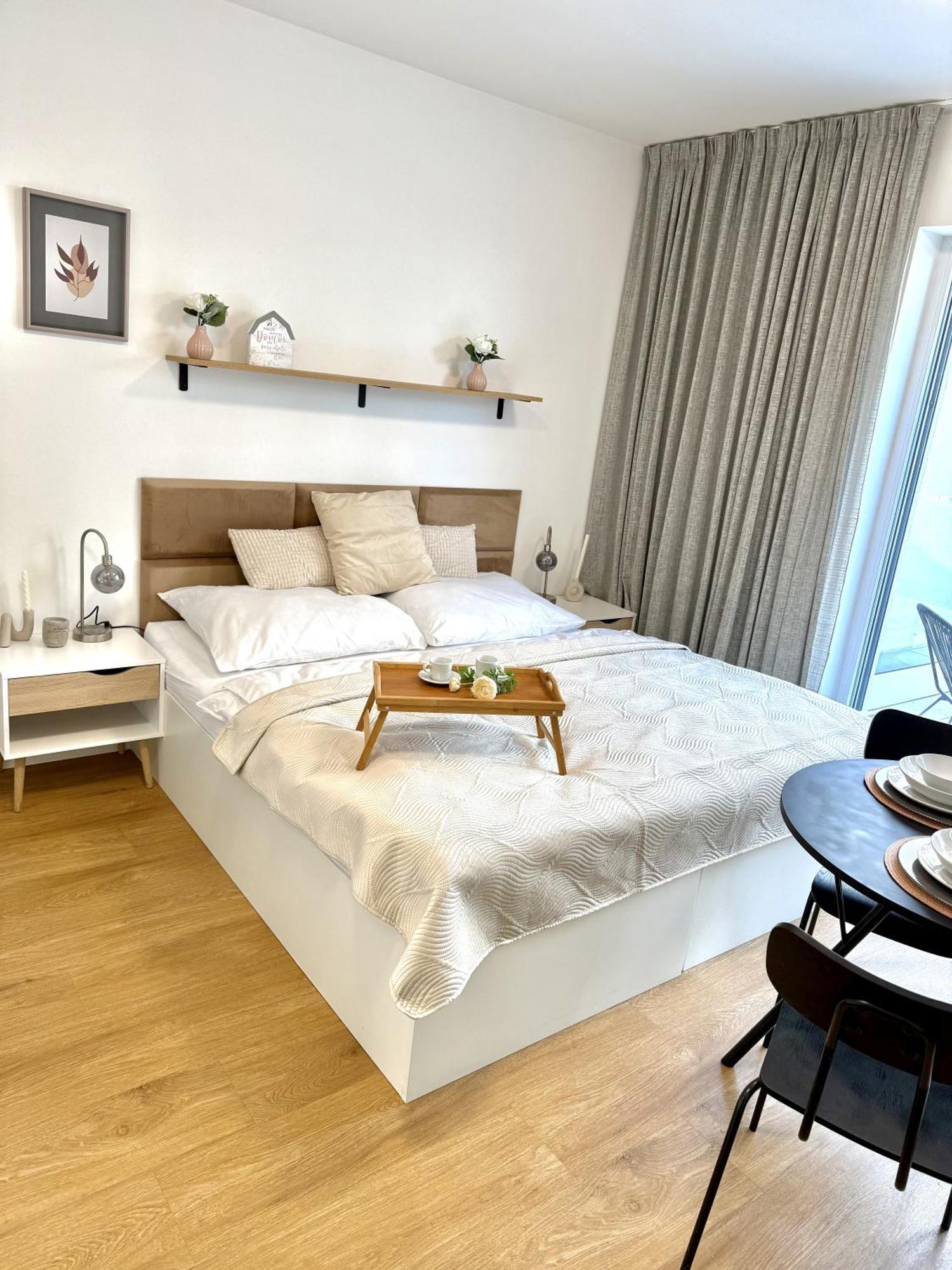 City Relax Apartments With Free Parking, 10 Mins Walk To City Centre Брно Экстерьер фото